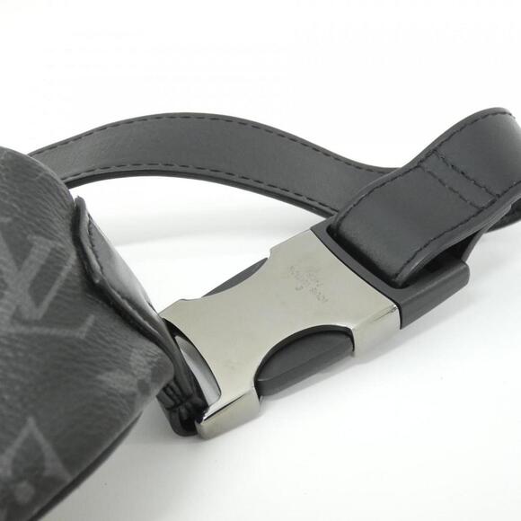 LOUIS VUITTON Black Monogram Shoulder Bag - Picture 8 of 9